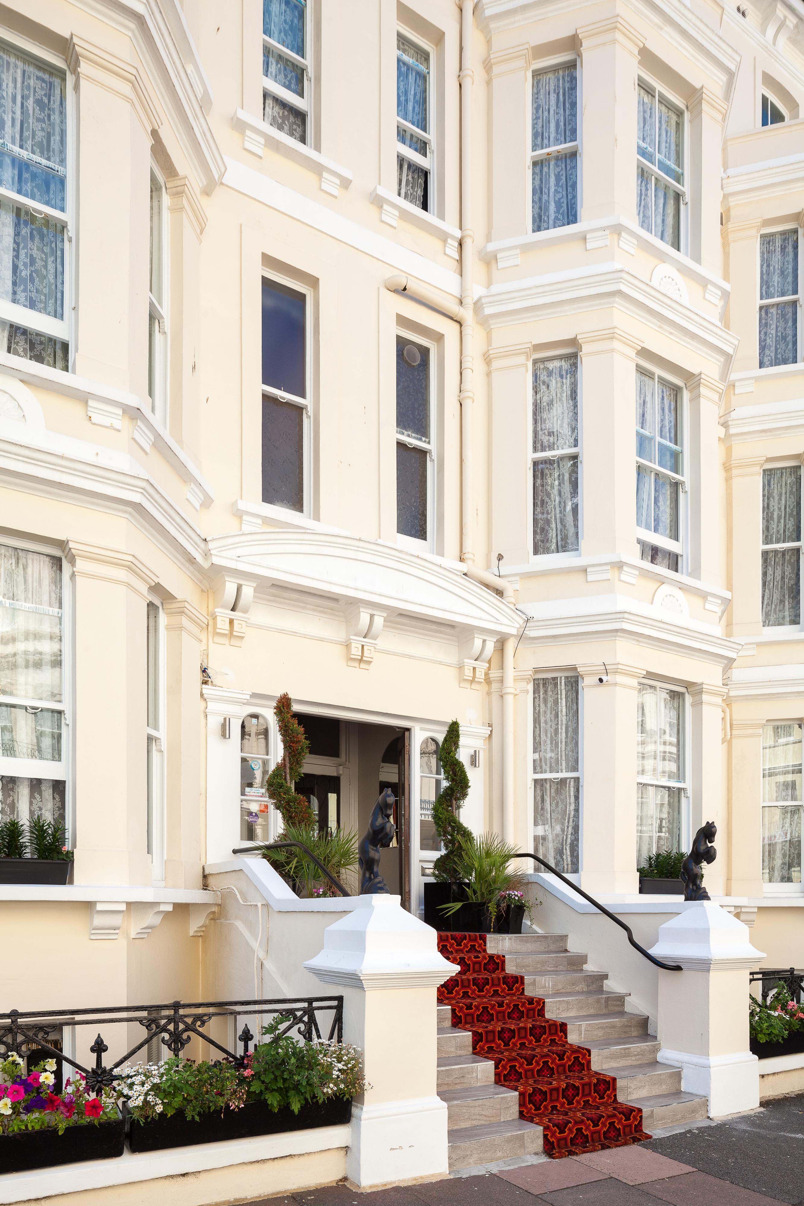 Pearl & Pebbles Eastbourne Hotell Exteriör bild