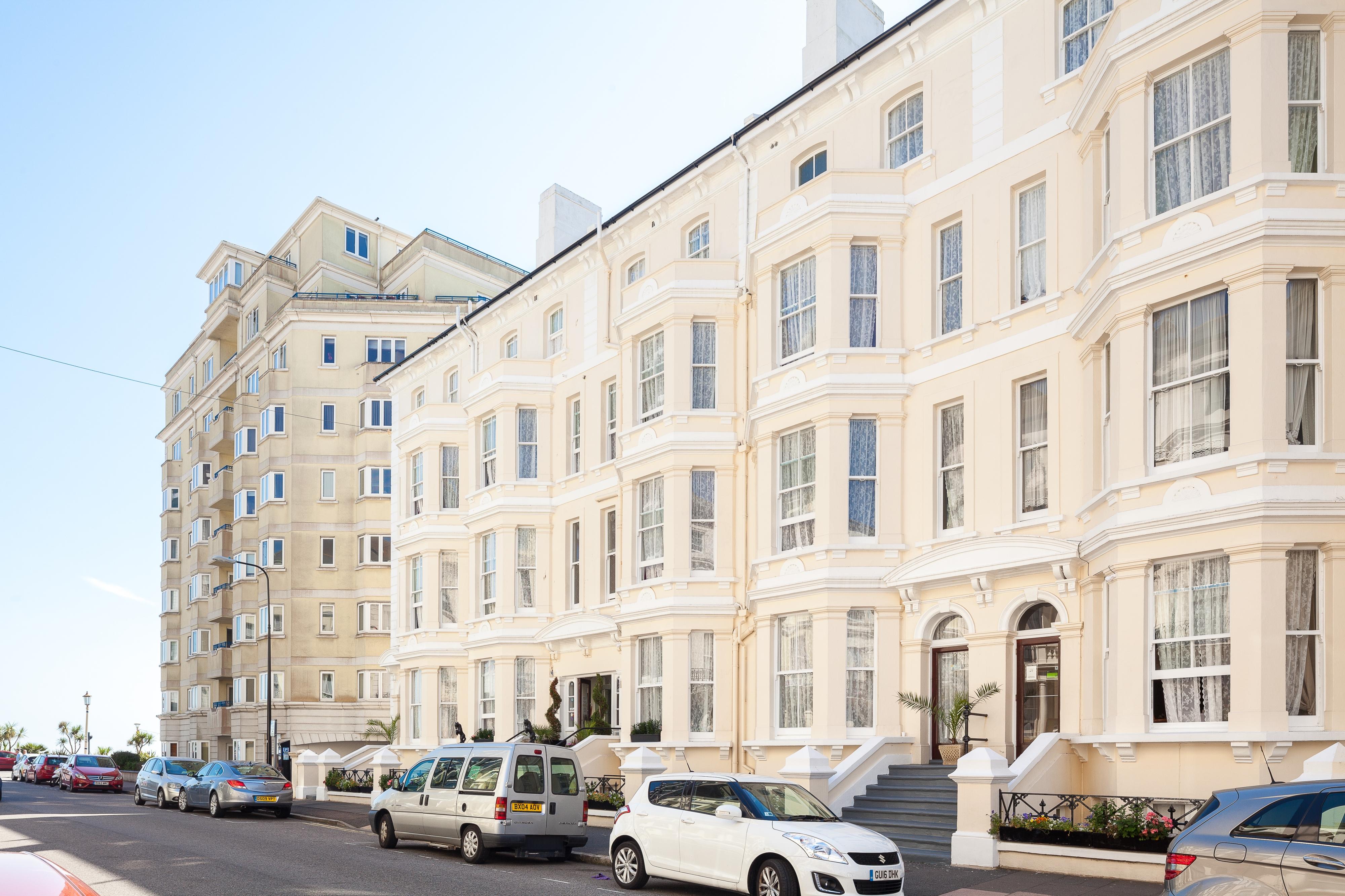 Pearl & Pebbles Eastbourne Hotell Exteriör bild