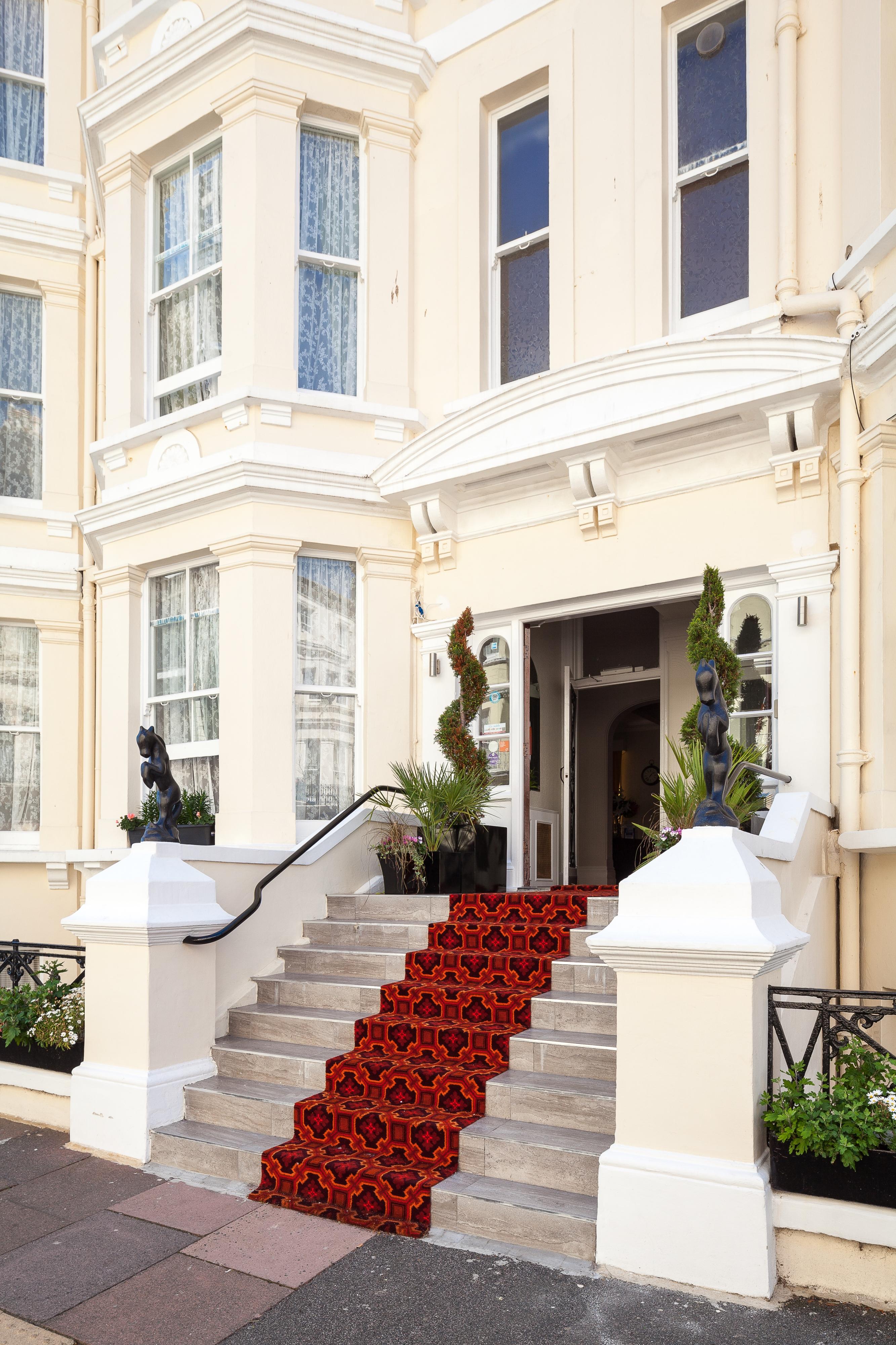 Pearl & Pebbles Eastbourne Hotell Exteriör bild