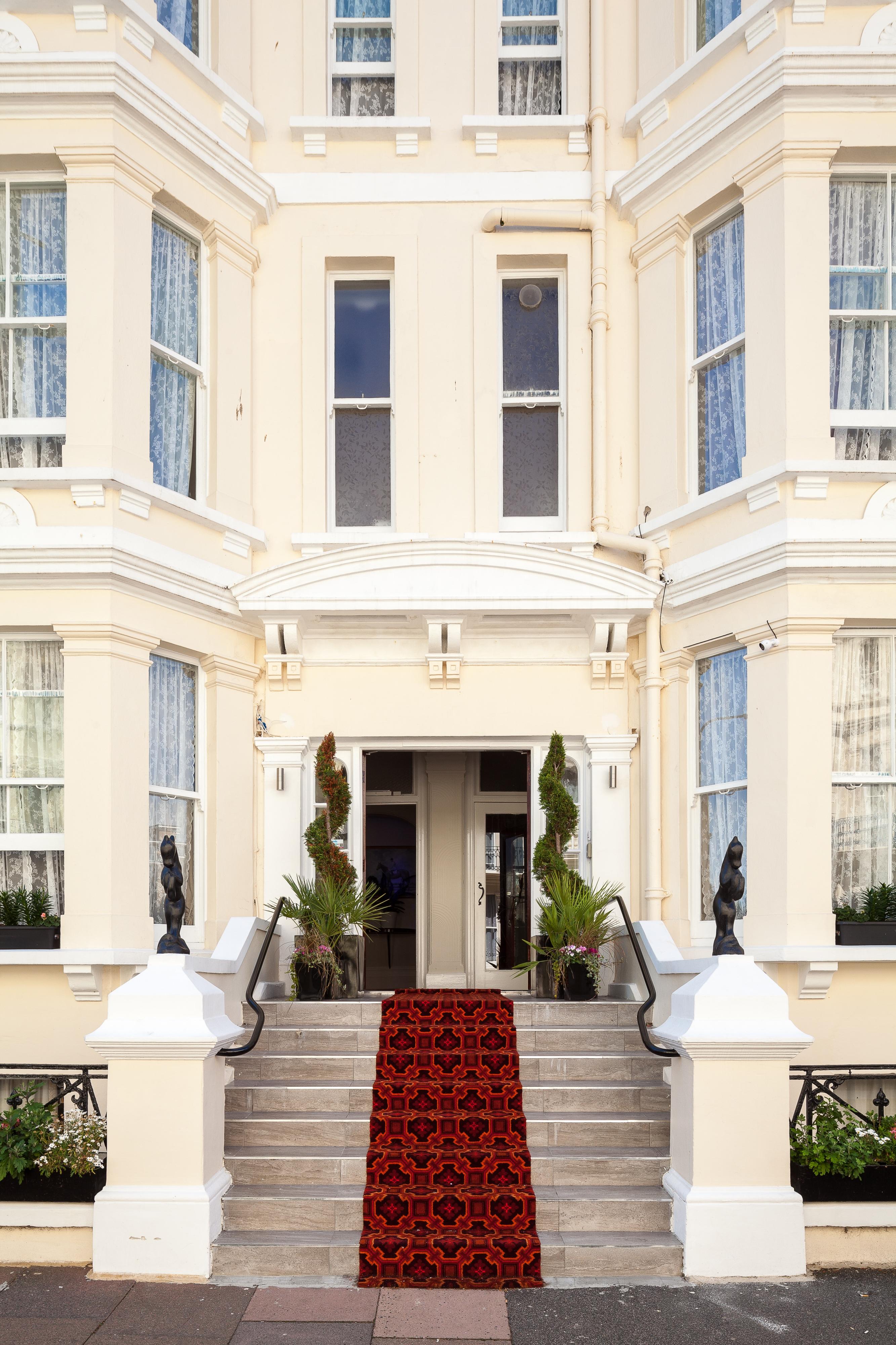 Pearl & Pebbles Eastbourne Hotell Exteriör bild