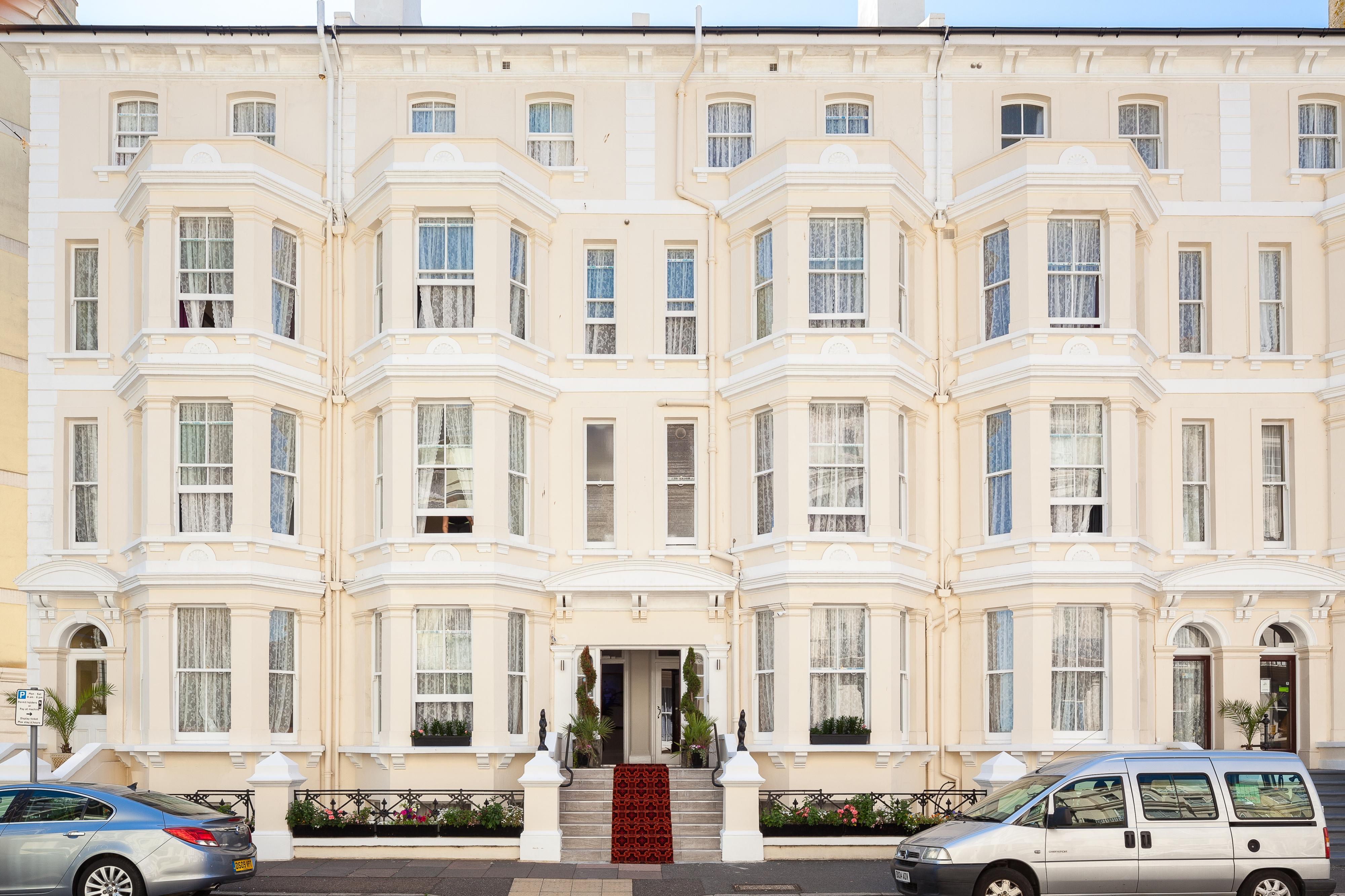 Pearl & Pebbles Eastbourne Hotell Exteriör bild