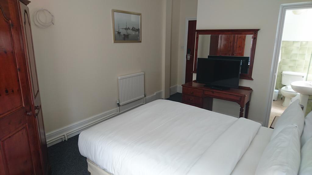 Pearl & Pebbles Eastbourne Hotell Exteriör bild